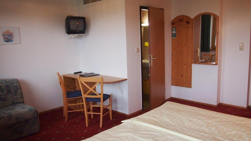 Hotel-Pension Stallinger Weyregg Rum bild